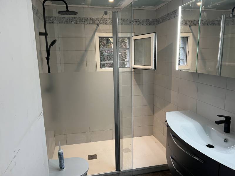 Réaliser pose de carrelage et faïence salle de bain proche HARFLEUR