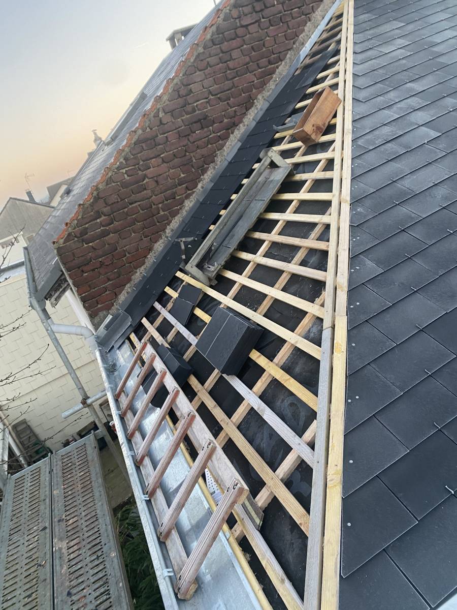 Faire réparer couverture de toit ardoises proche Gainneville